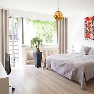 https://center-quiet-art-studio-fresh-refurbished.topcolognehotels.com